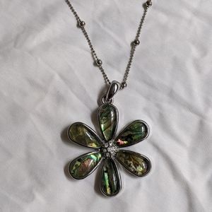 abolone shell flower necklace